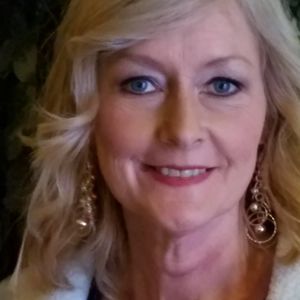 Meet your Posher, Angie